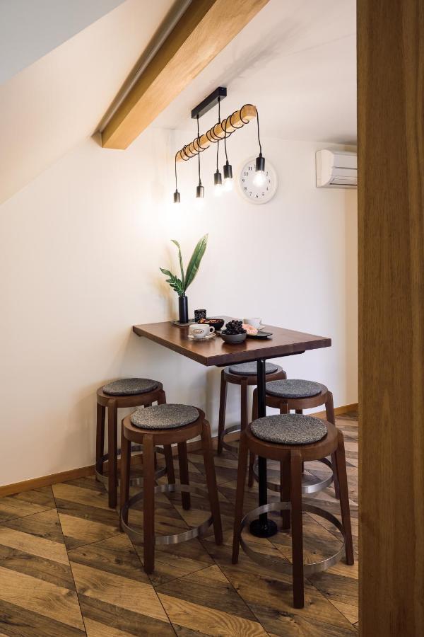 Rothko Apartment/8 Guests/4bedrooms/riga Old Town Apartament