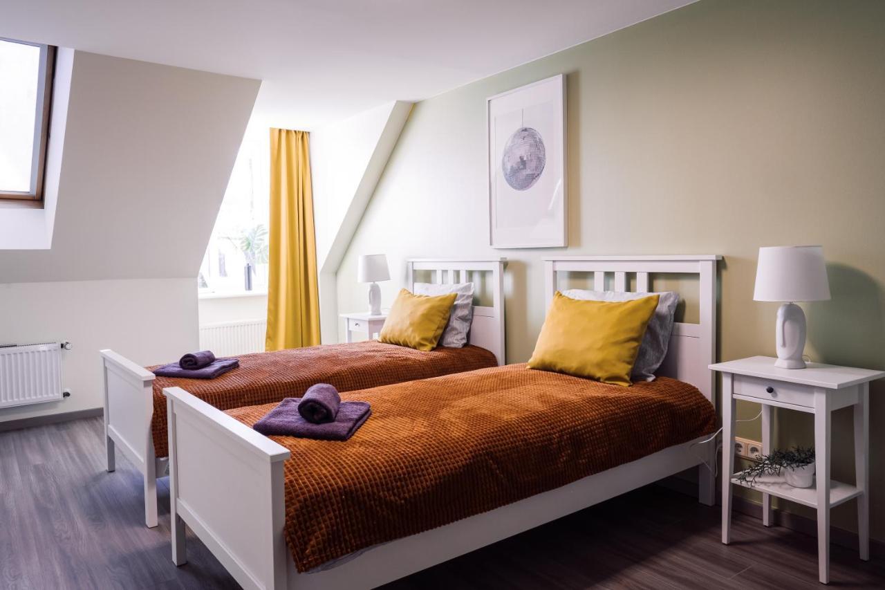 Rothko Apartment/8 Guests/4bedrooms/riga Old Town Butas Riga