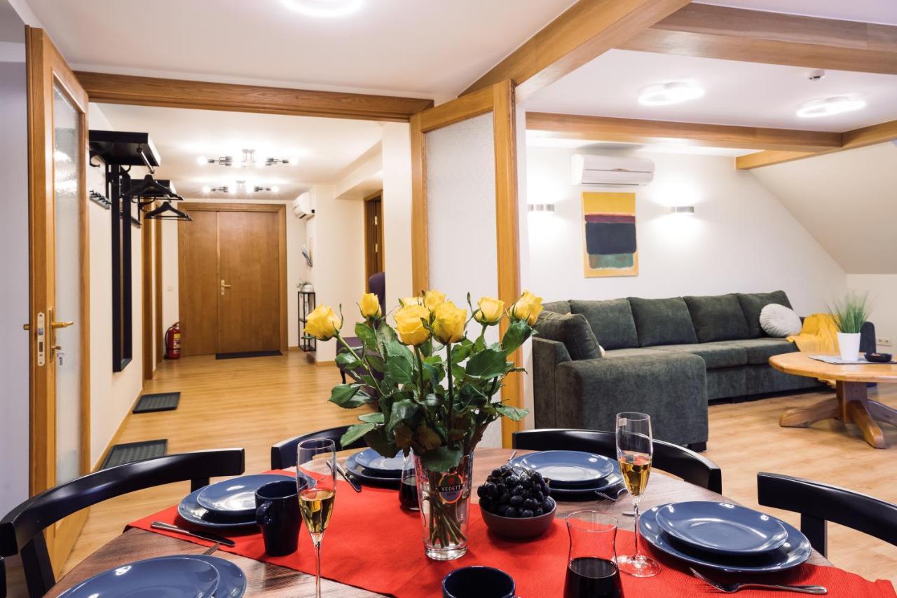 Rothko Apartment/8 Guests/4bedrooms/riga Old Town Butas *